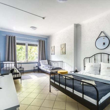 Hostel Krokodyl-Stara Praga Варшава Екстер'єр фото