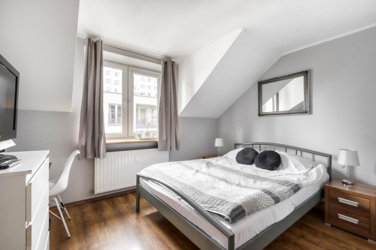 Hostel Krokodyl-Stara Praga Варшава Екстер'єр фото