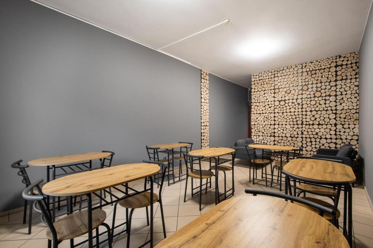 Hostel Krokodyl-Stara Praga Варшава Екстер'єр фото